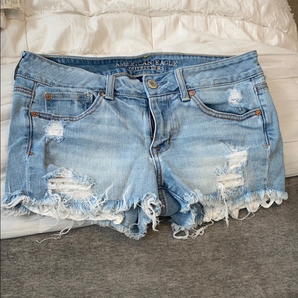 light wash american eagle shorts